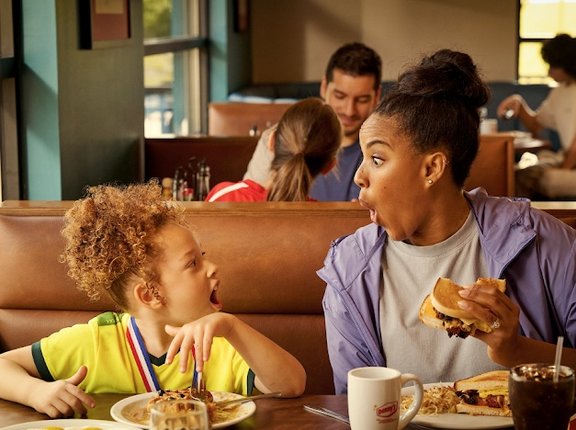 Imagen de Niños comen gratis de Denny's